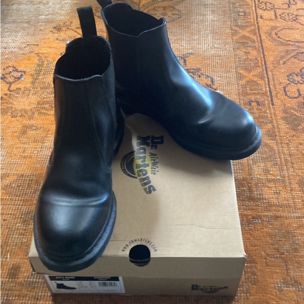 Dr Martens smooth leather mono black Chelsea boots